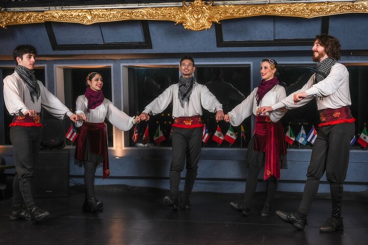 Bosphorus Cruise - Close To Show Table in Middle Area ( Unlimited Soft Drinks + Dinner + Hotel Transfer )