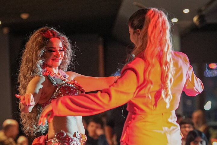 Bosphorus Cruise -VIP Front Row Table ( Unlimited Soft Drinks + Dinner + Hotel Transfer )