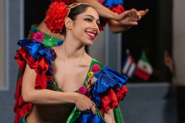 Bosphorus Cruise - (Unlimited Soft Drinks + Dinner + Self-coming)- Standard Backside Private Table