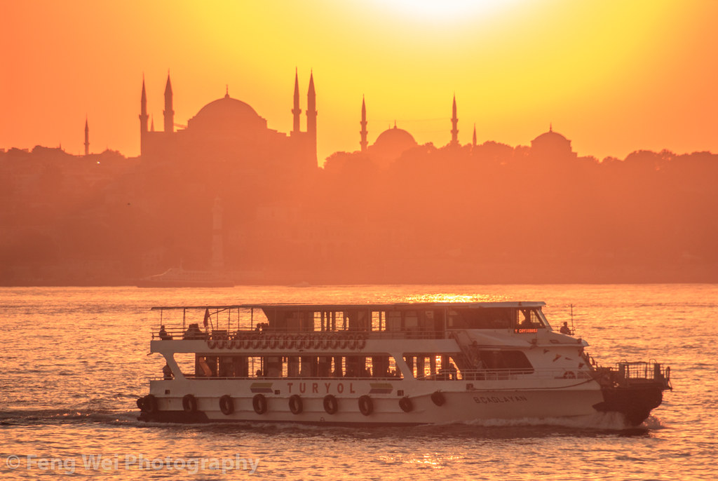 Sunset Cruise along the Bosphorus with Tour Guide and Hotel Transfer