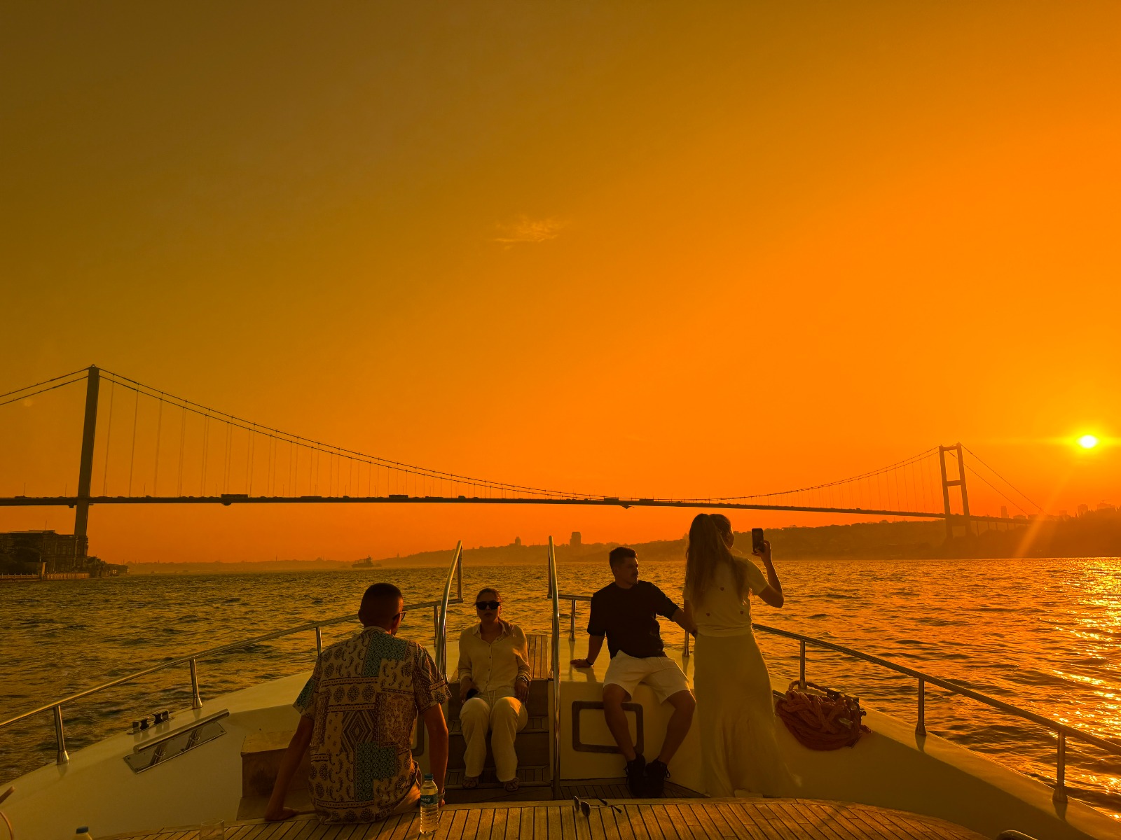Sunset Cruise along the Bosphorus with Tour Guide and Hotel Transfer